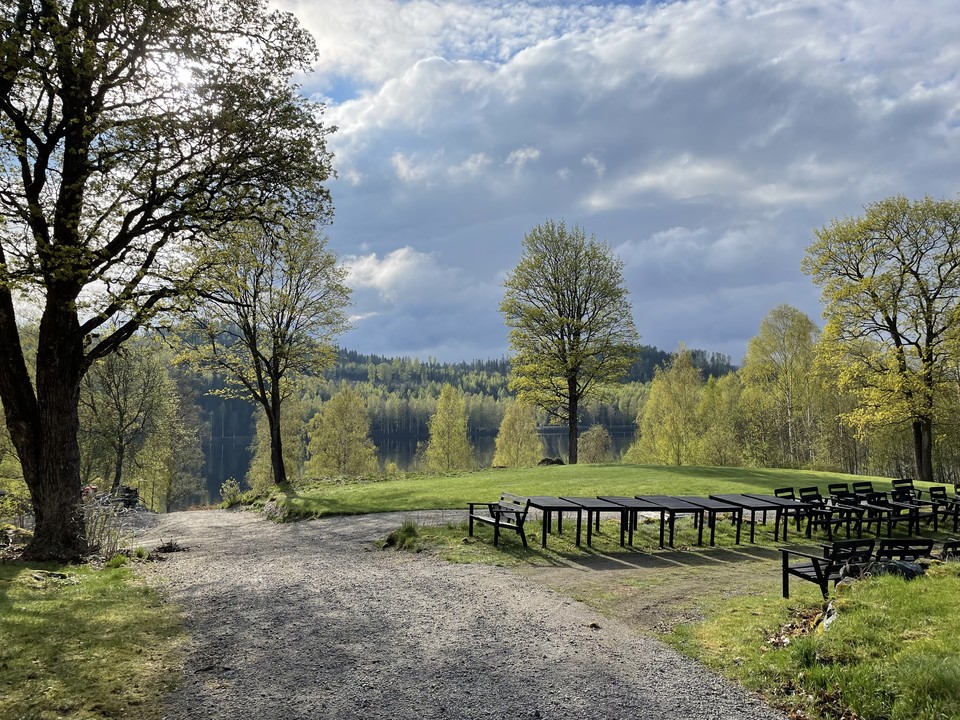 Lundsholm ligger skønt ved sø og skov